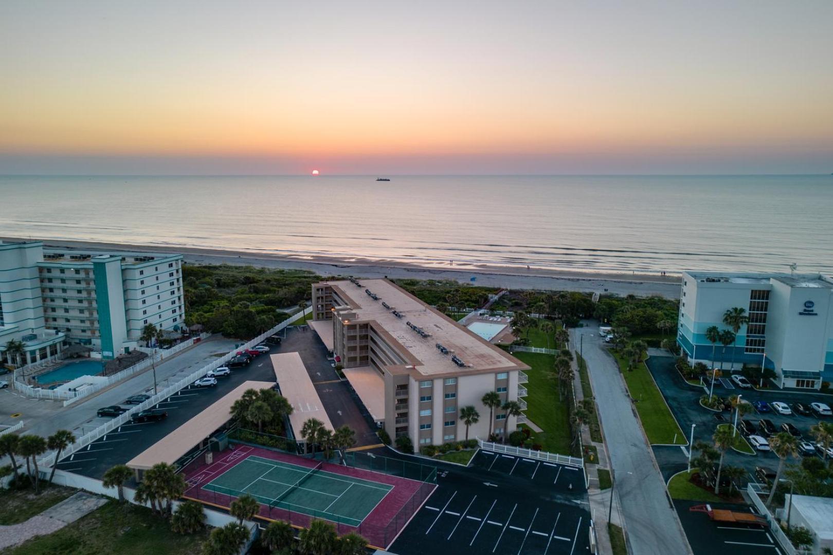 Cocoa Beach Towers Exterior foto